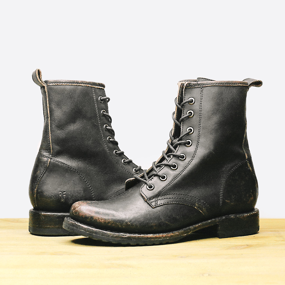 Женские ботинки Frye Veronica Combat Antique Black Leather Boots — изображение 3