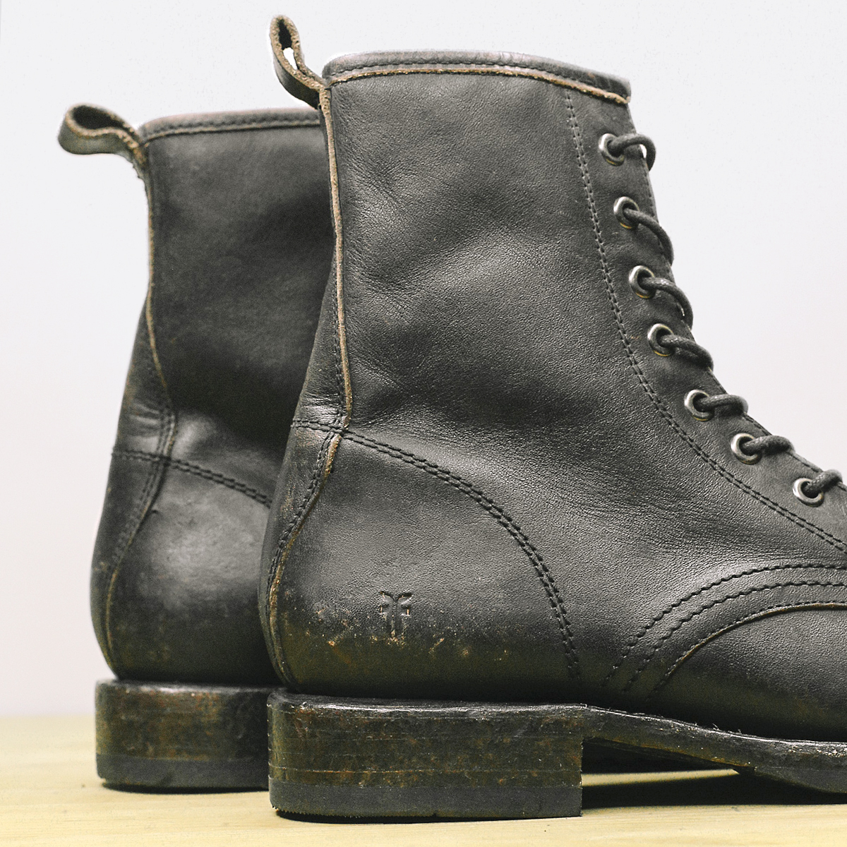 Женские ботинки Frye Veronica Combat Antique Black Leather Boots — изображение 4