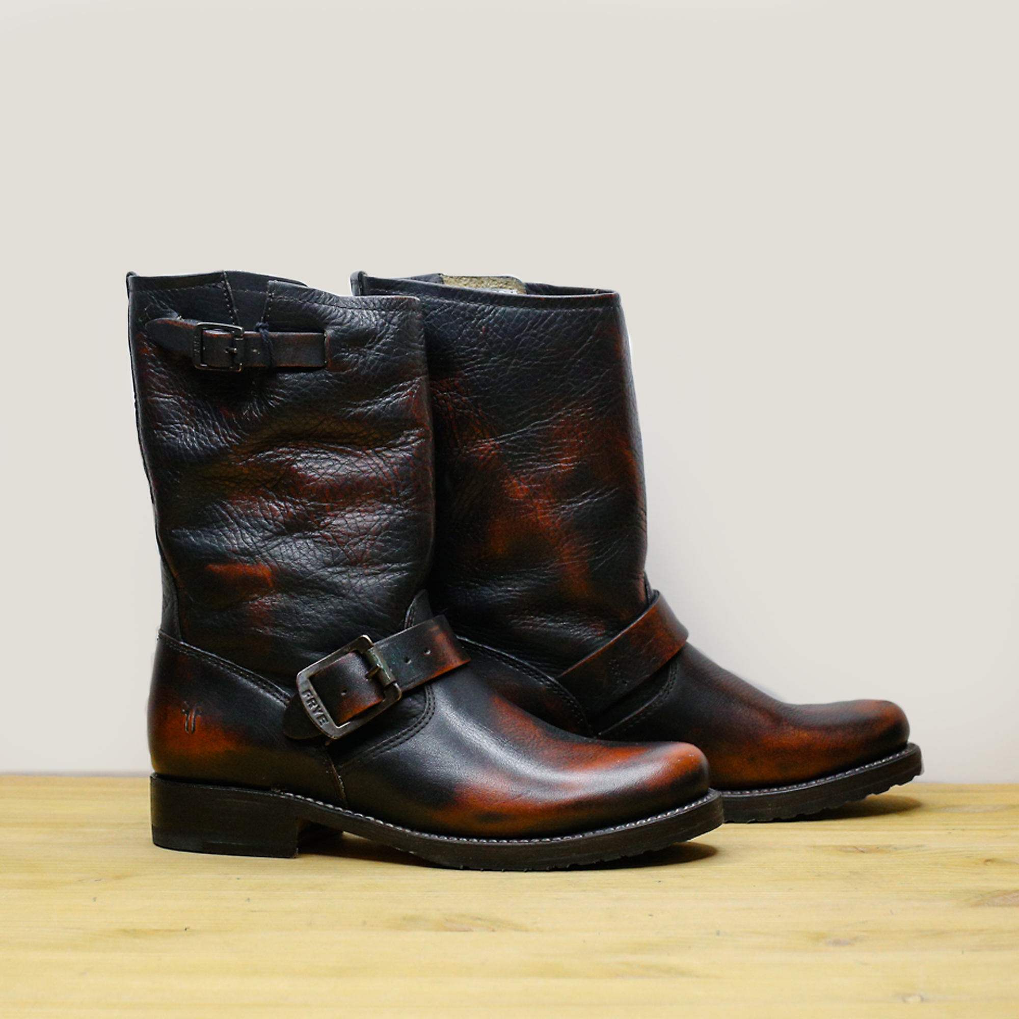 Женские сапоги Frye Veronica Shortie in Burned Brown — изображение 2